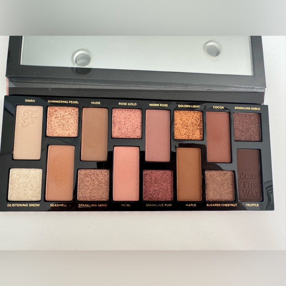 Too Faced Born This Way Natural Nude Palette - Picture 4 of 4